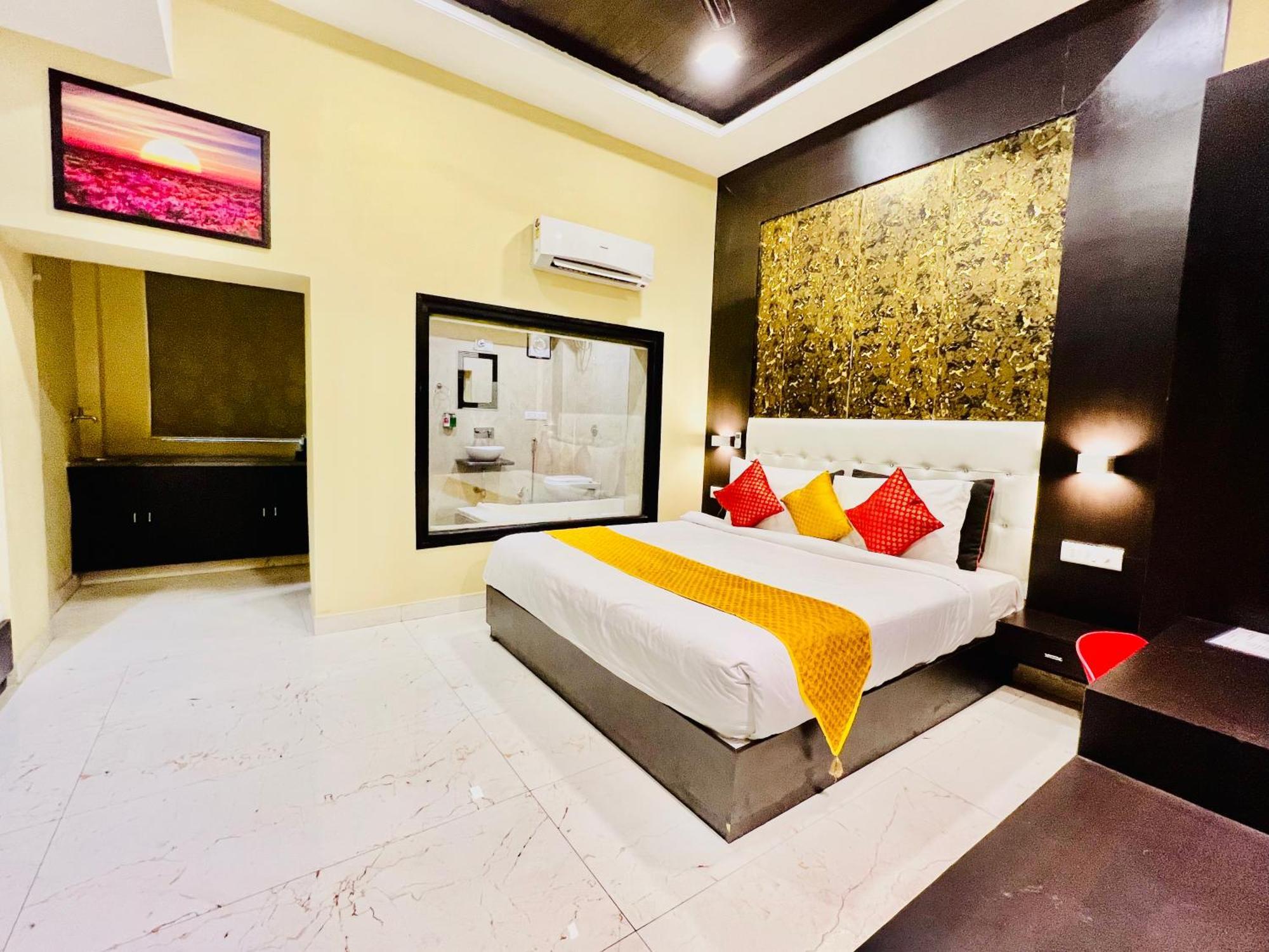 Hotel Grand Bhagwat, Удайпур Екстер'єр фото