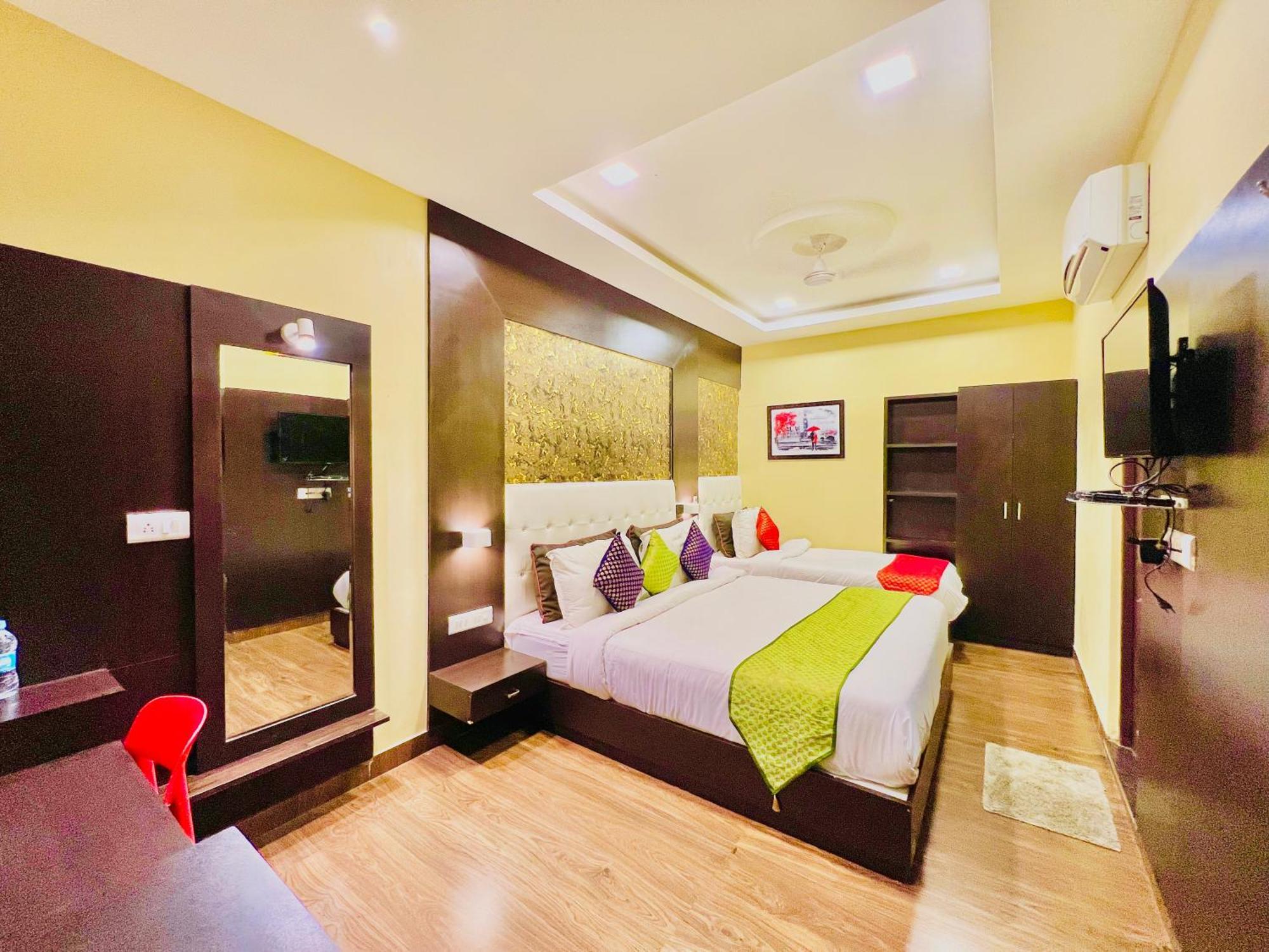 Hotel Grand Bhagwat, Удайпур Екстер'єр фото