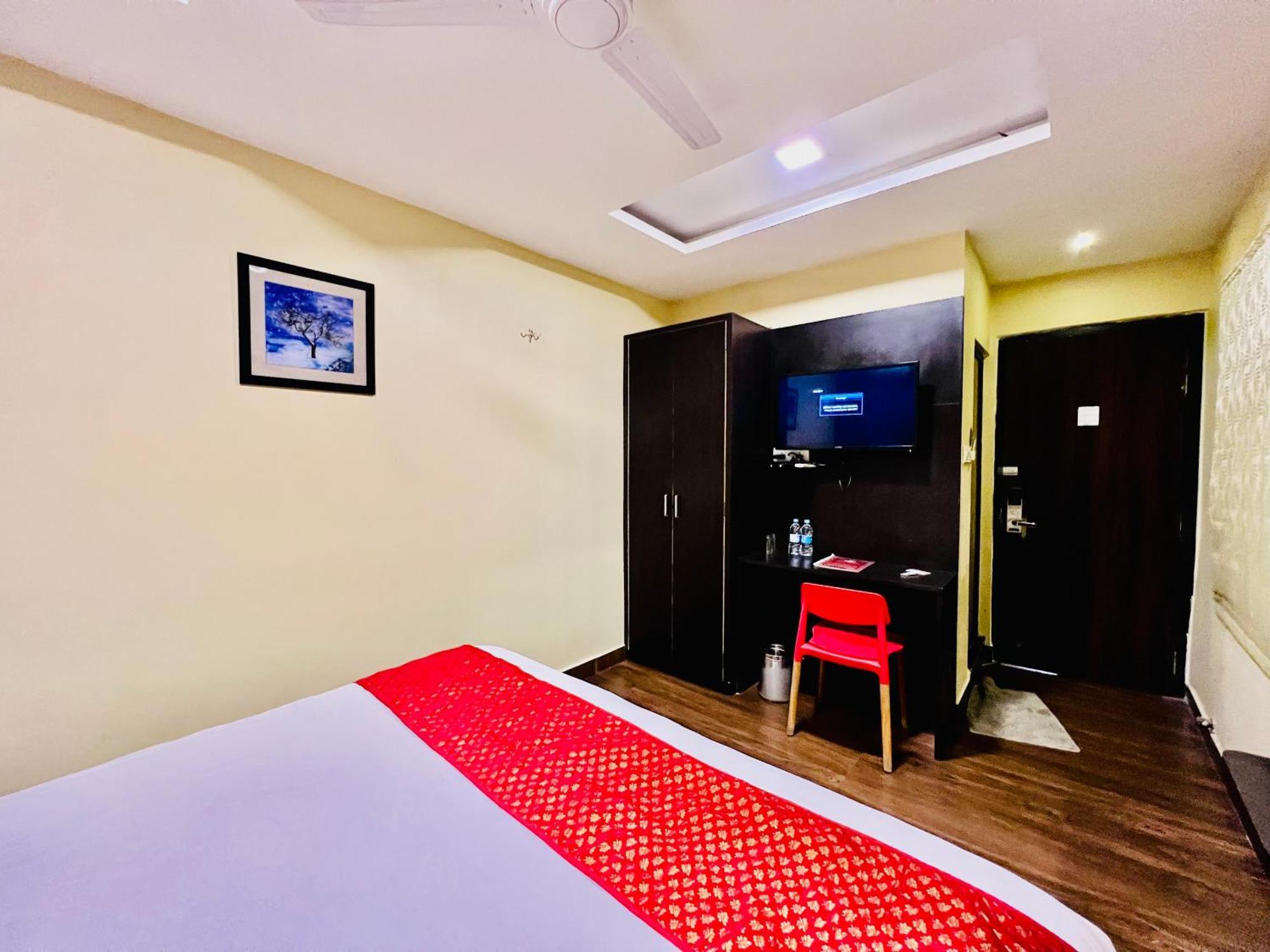 Hotel Grand Bhagwat, Удайпур Екстер'єр фото
