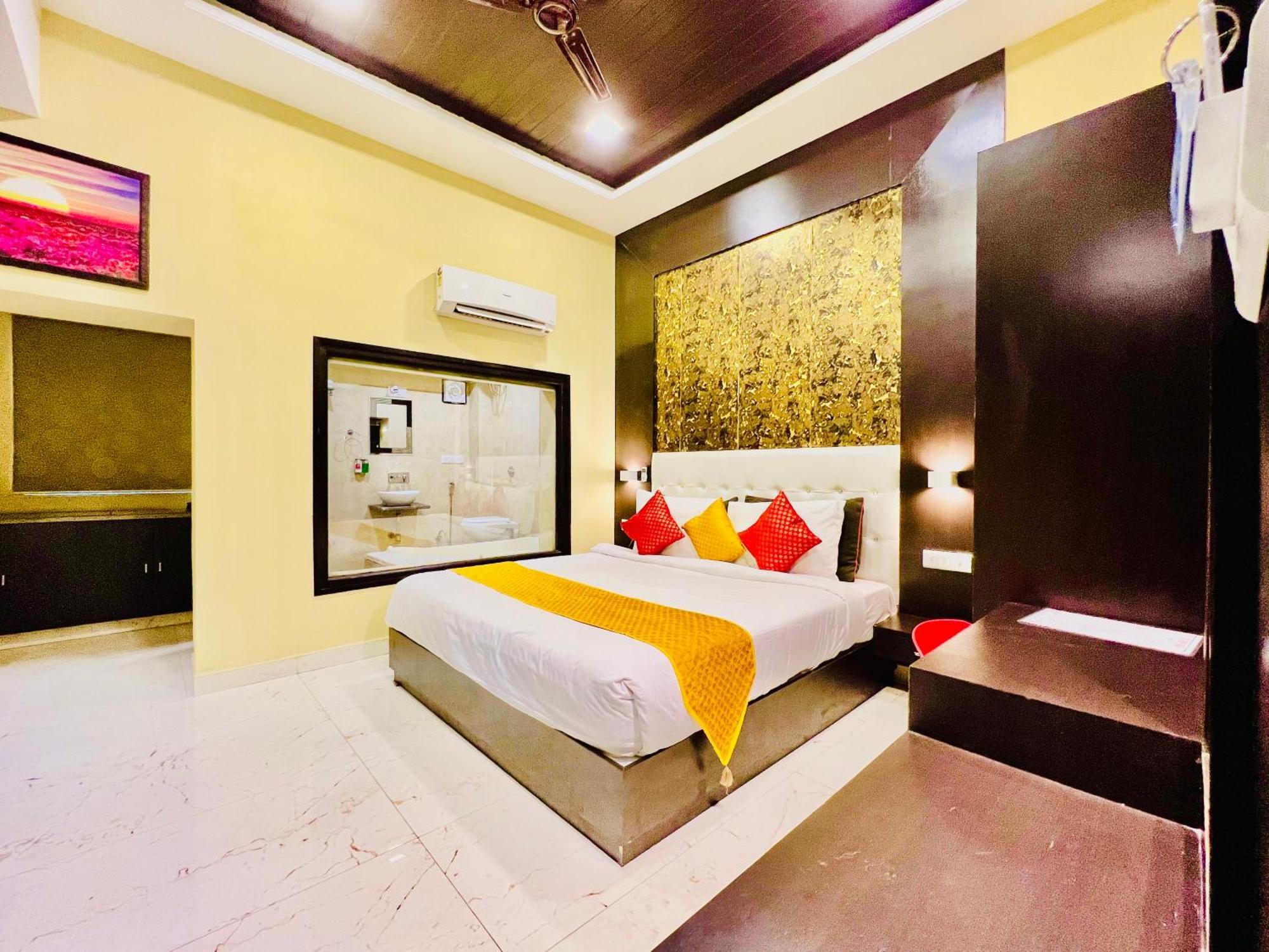 Hotel Grand Bhagwat, Удайпур Екстер'єр фото