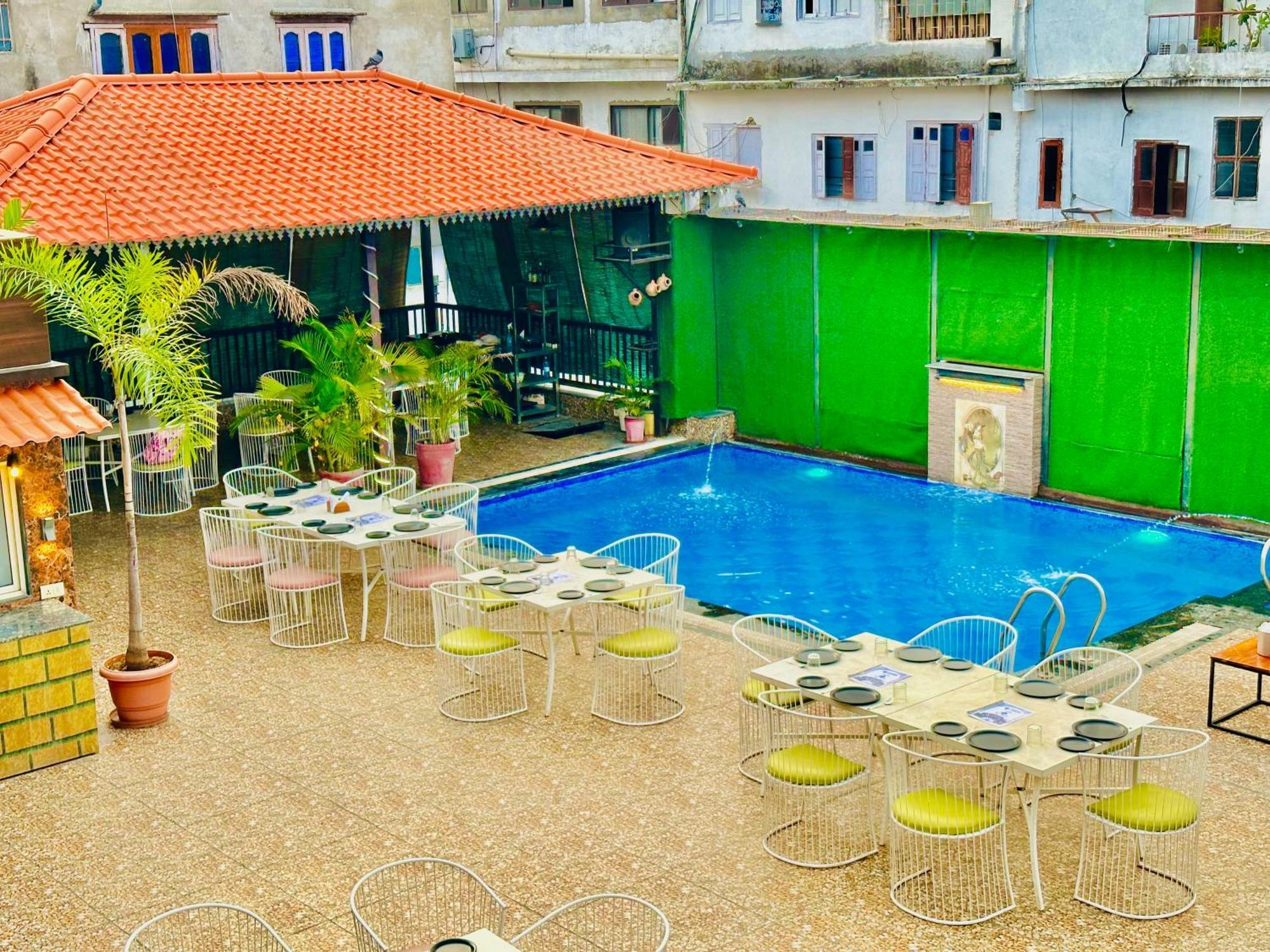 Hotel Grand Bhagwat, Удайпур Екстер'єр фото