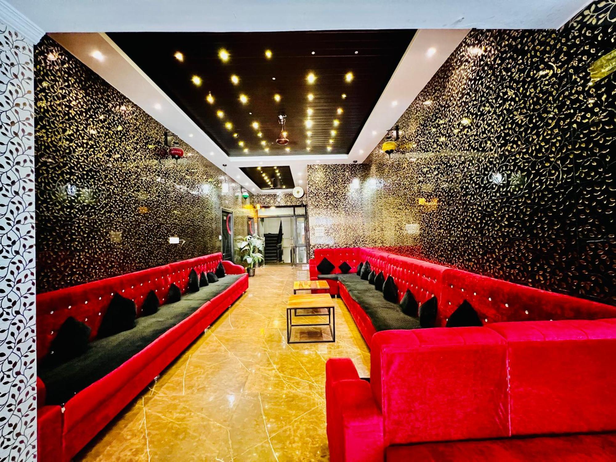 Hotel Grand Bhagwat, Удайпур Екстер'єр фото
